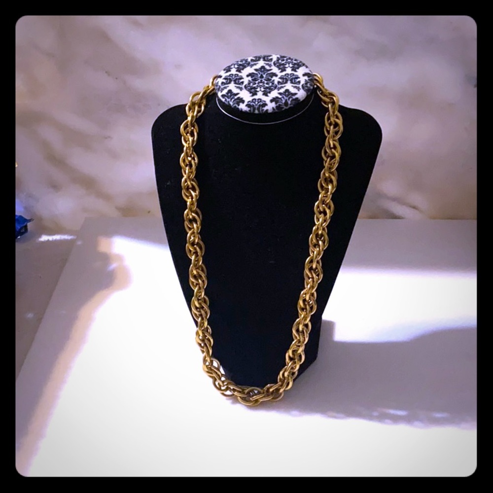 necklace in gold color
